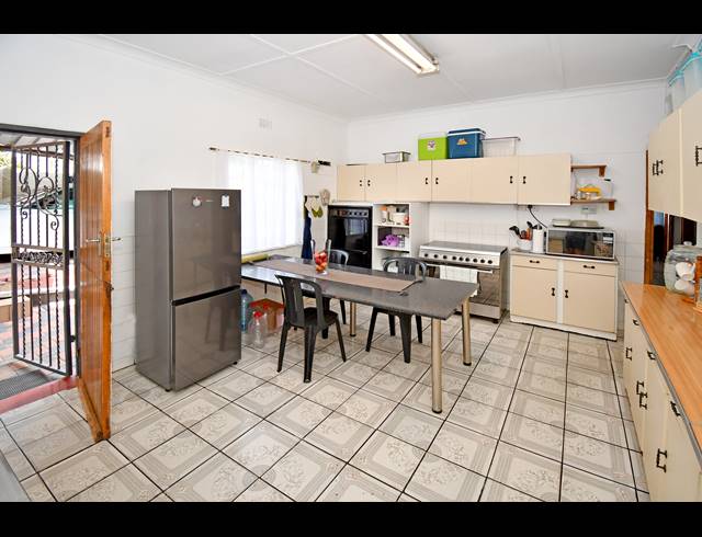 4 BEDROOM HOUSE FOR SALE IN CROSBY